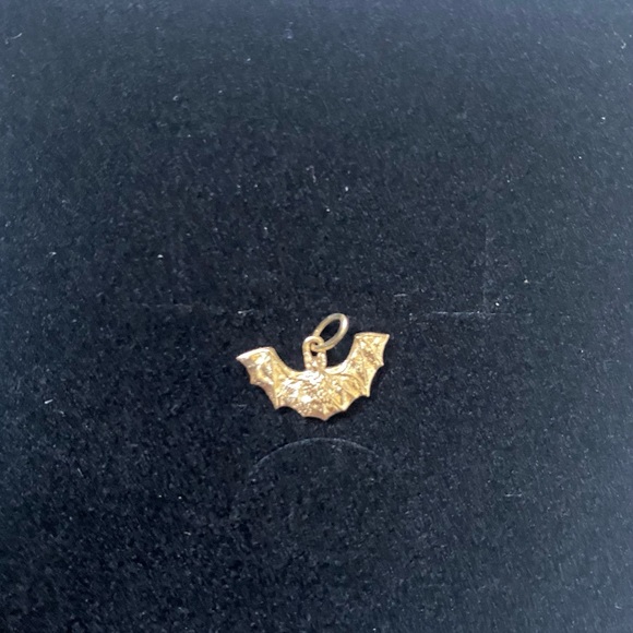 Catbird x Vito’s Gems Evening Wanderer Bat Charm! 🦇 New w/ Box, Halloween Perf! - Picture 2 of 8
